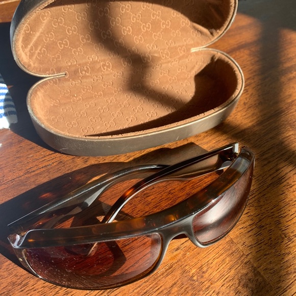 Gucci Sunglasses - Picture 3 of 5